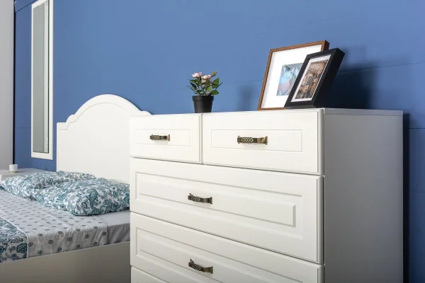 Комод Ливерпуль 10.103 ясень ваниль/белый Комод Ливерпуль 10.103 ясень ваниль/белый